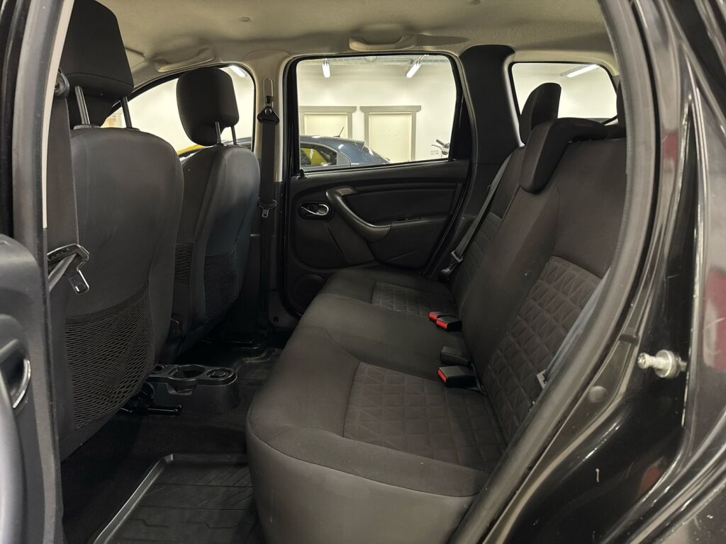 Dacia Duster 2014 Musta