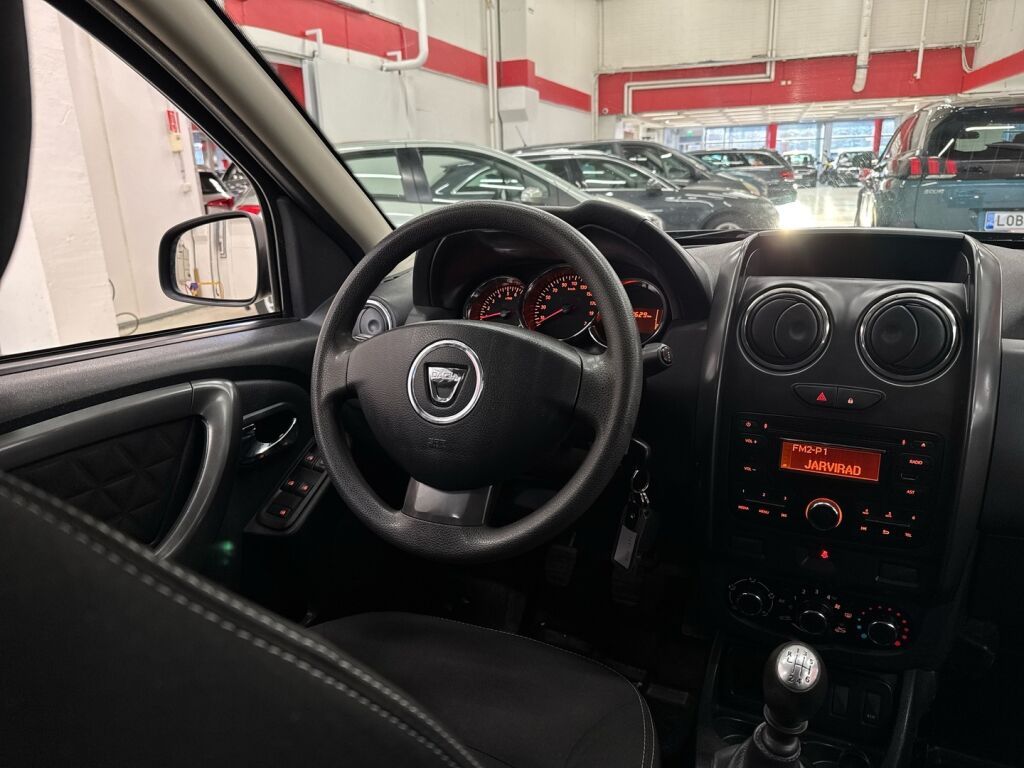 Dacia Duster 2014 Musta