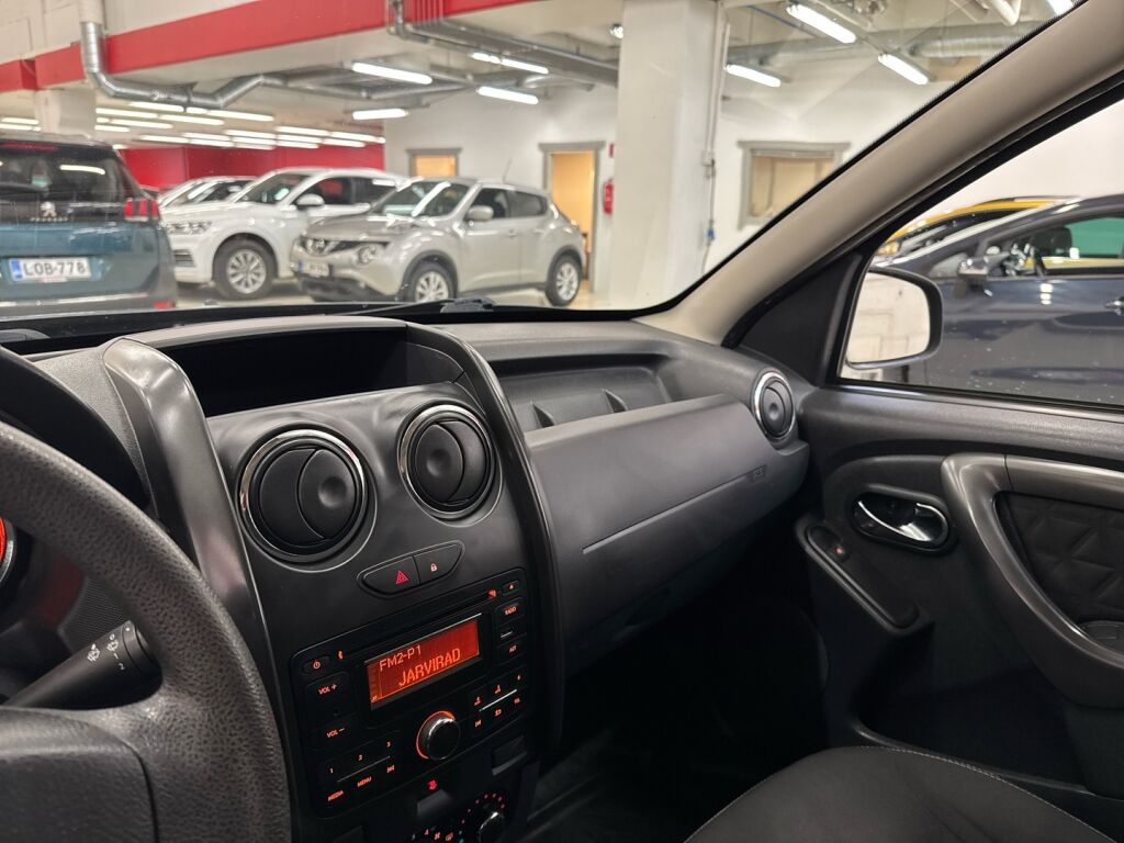 Dacia Duster 2014 Musta