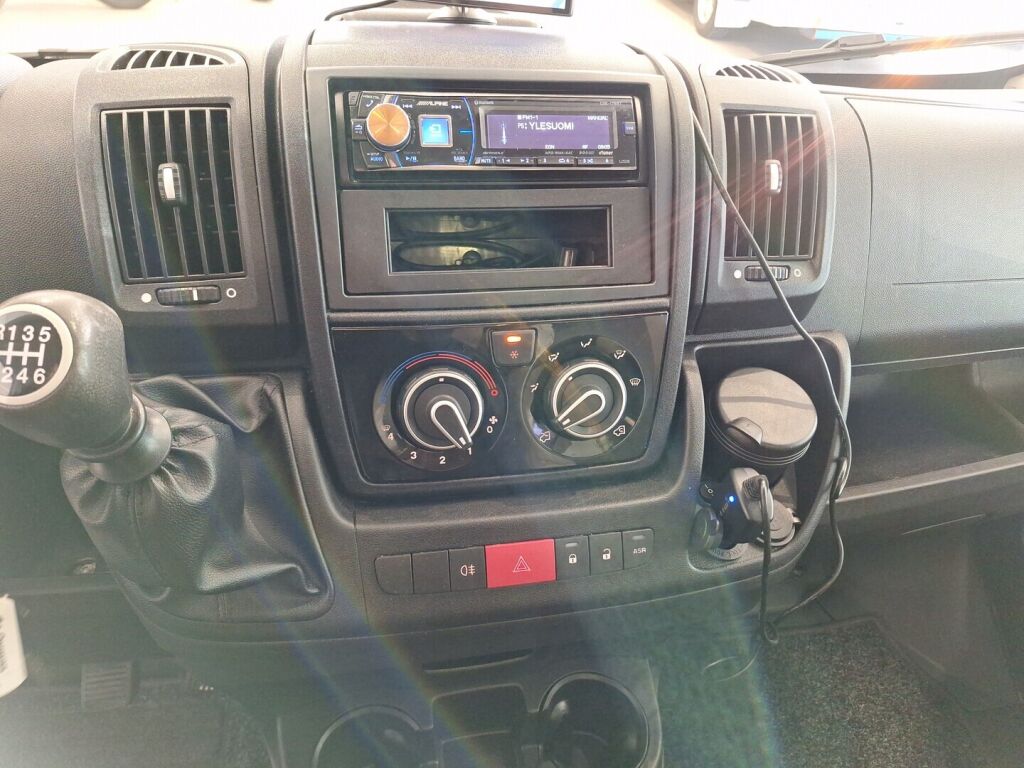 Weinsberg Carabus 2014 Valkoinen