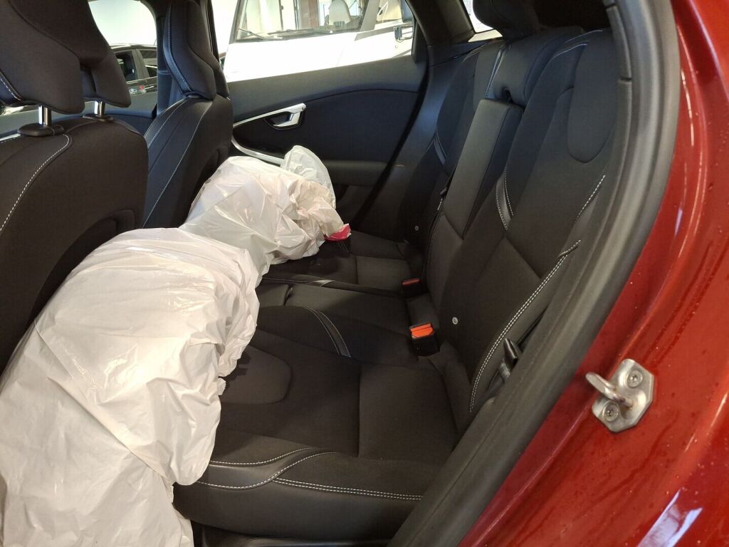 Volvo V40 2014 Punainen