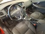 Volvo V40 2014 Punainen