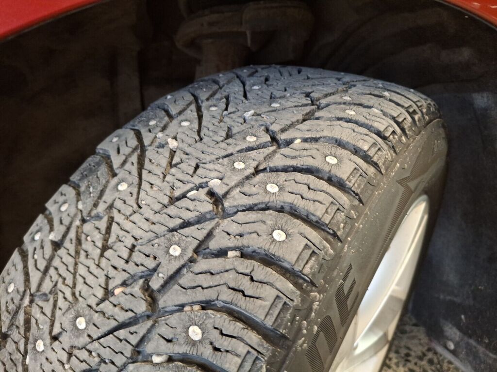 Volvo V40 2014 Punainen