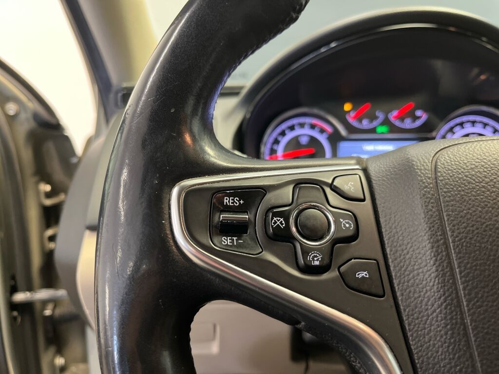 Opel Insignia 2014 Ruskea (beige)