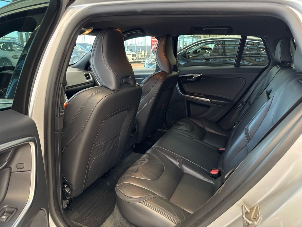 Volvo V60 2016 Harmaa