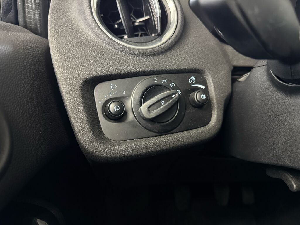 Ford Fiesta 2015 Musta