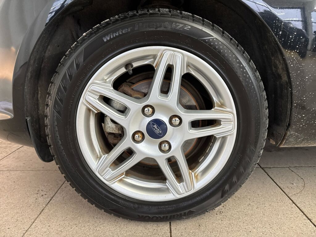 Ford Fiesta 2015 Musta