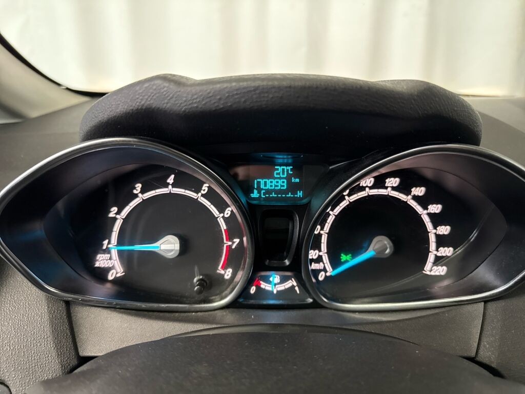 Ford Fiesta 2015 Musta