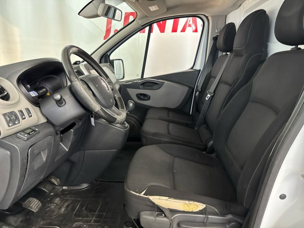 Renault Trafic 2015 Valkoinen