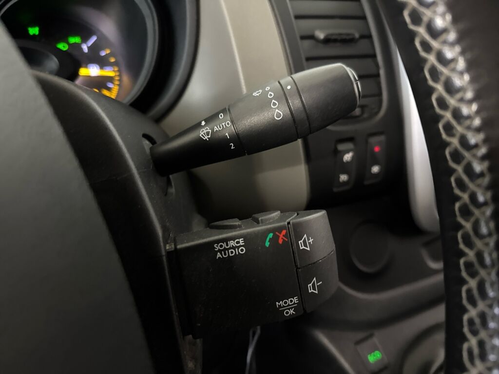 Renault Trafic 2015 Valkoinen