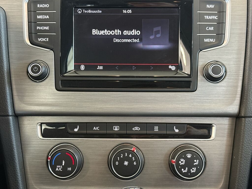 Volkswagen Golf 2015 Musta