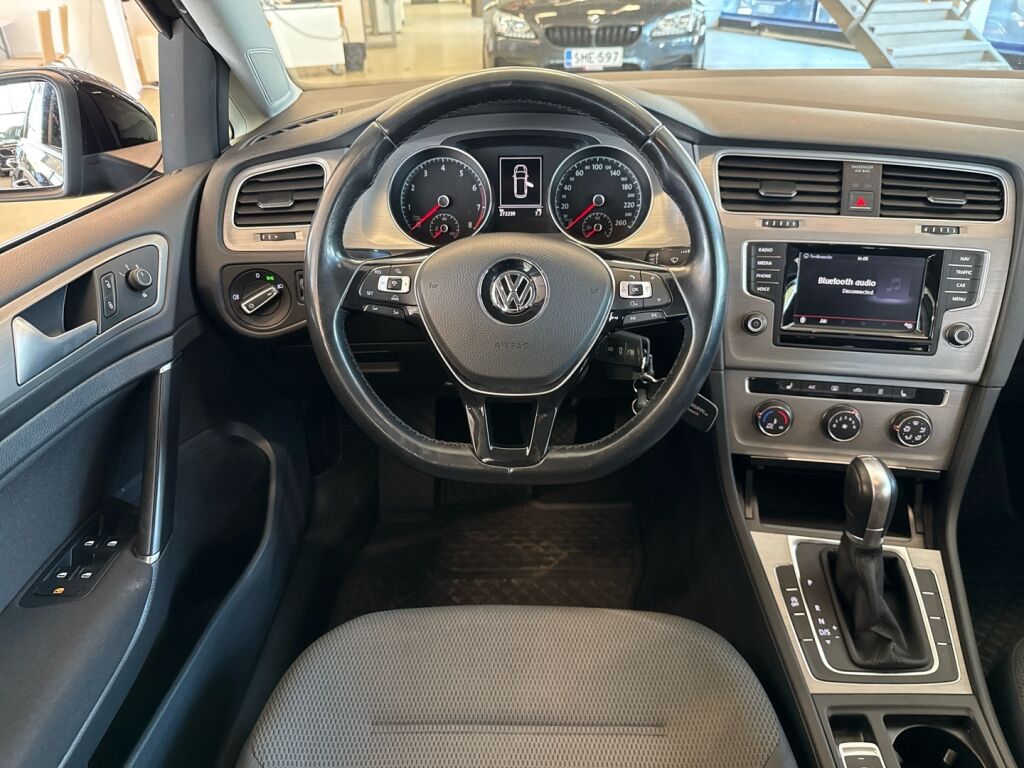 Volkswagen Golf 2015 Musta