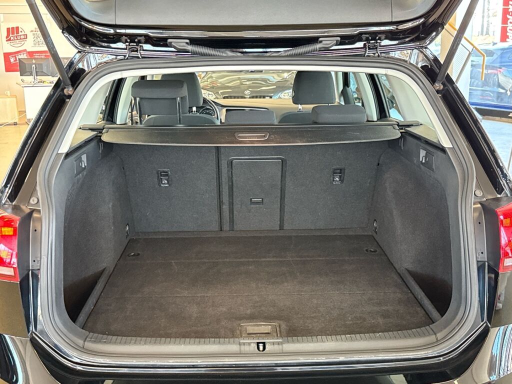 Volkswagen Golf 2015 Musta