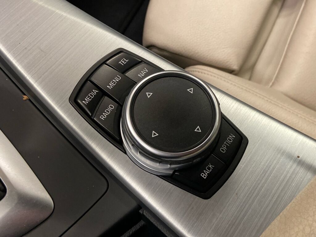 BMW 328 Gran Turismo 2015 Musta