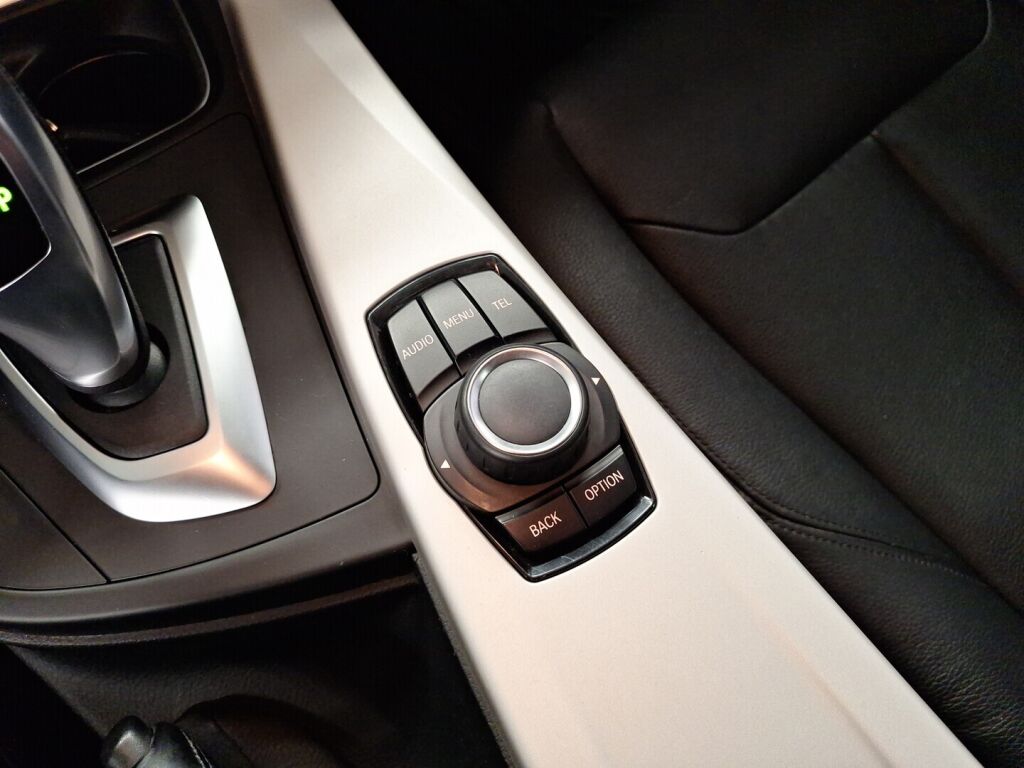 BMW 320 2015 Valkoinen