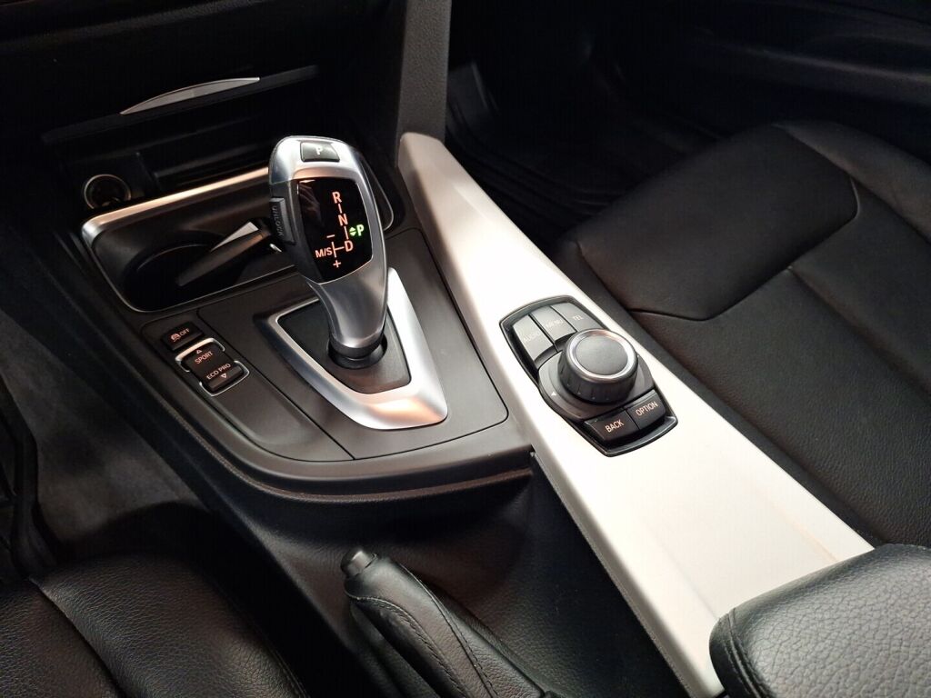 BMW 320 2015 Valkoinen