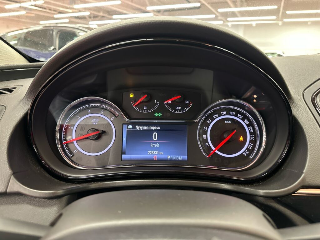 Opel Insignia 2015 Punainen