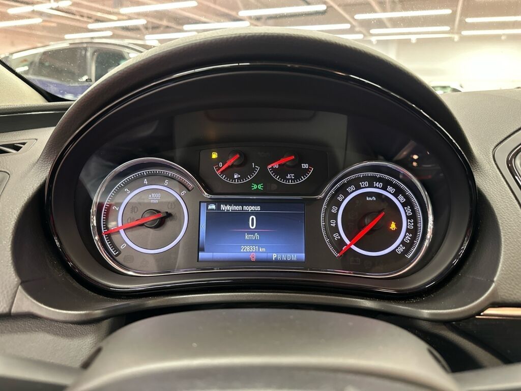 Opel Insignia 2015 Punainen
