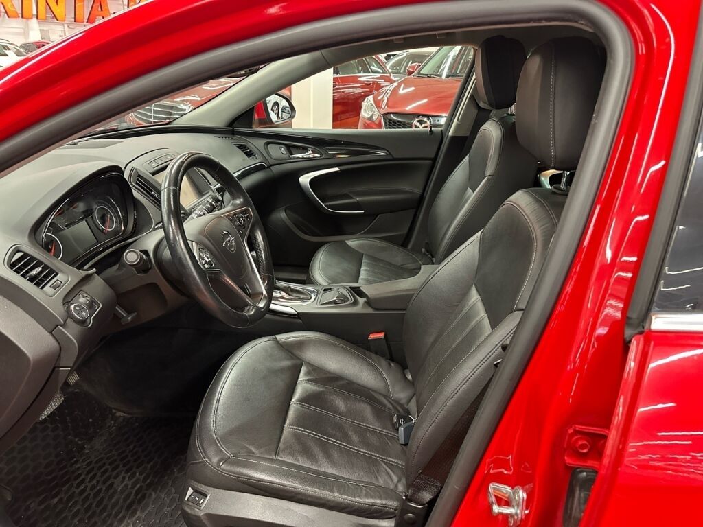 Opel Insignia 2015 Punainen