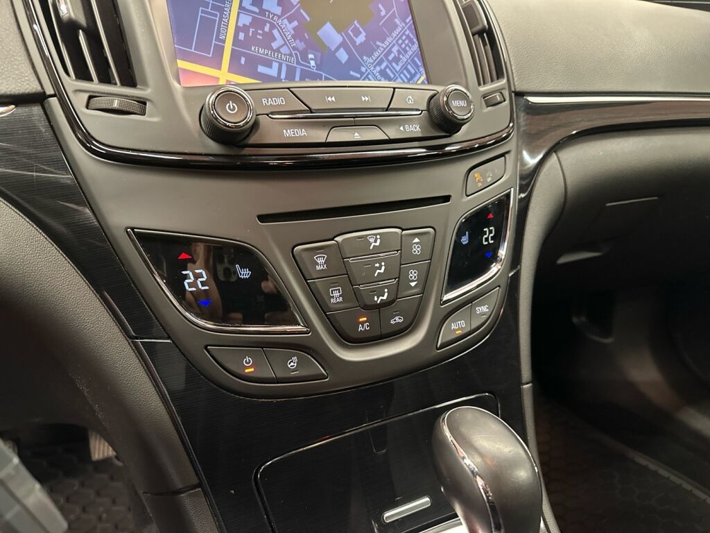 Opel Insignia 2015 Punainen