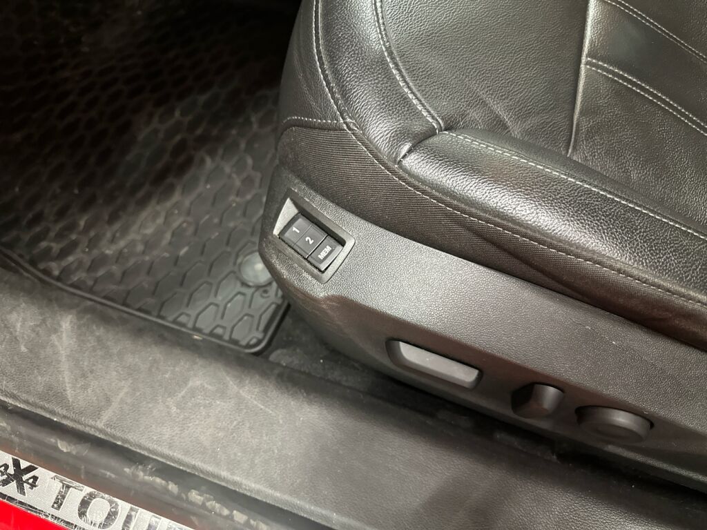 Opel Insignia 2015 Punainen