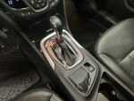 Opel Insignia 2015 Punainen
