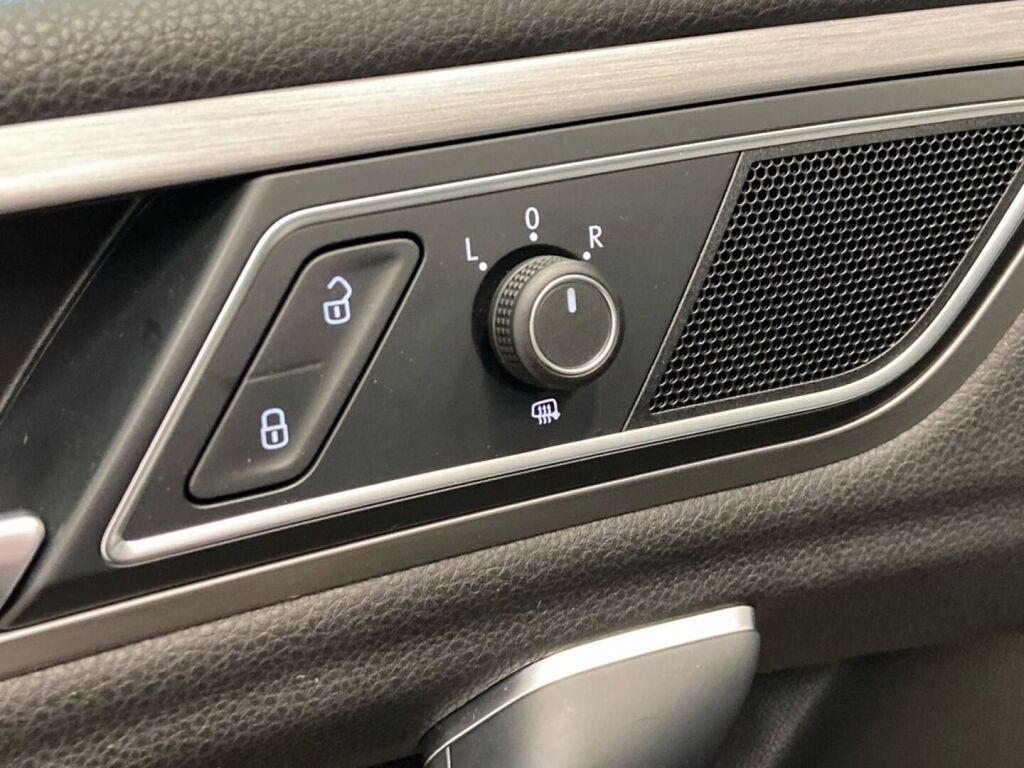 Volkswagen Golf Sportsvan 2015 Ruskea (beige)