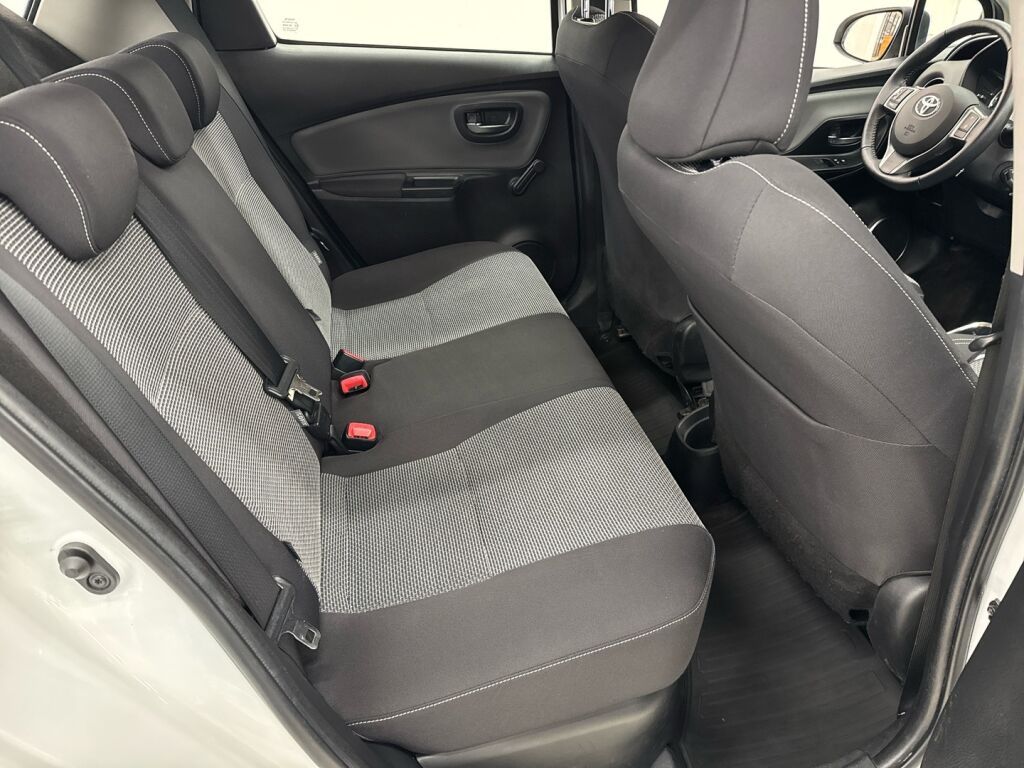 Toyota Yaris 2015 Valkoinen