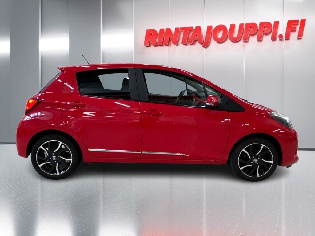 Toyota Yaris 2015 Punainen