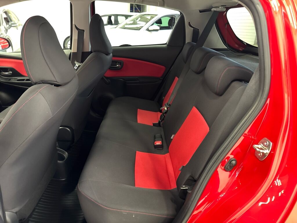 Toyota Yaris 2015 Punainen