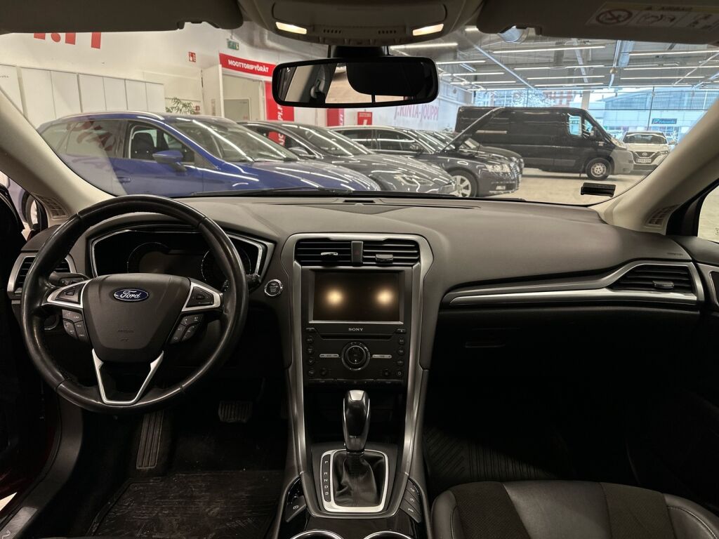 Ford Mondeo 2015 Punainen