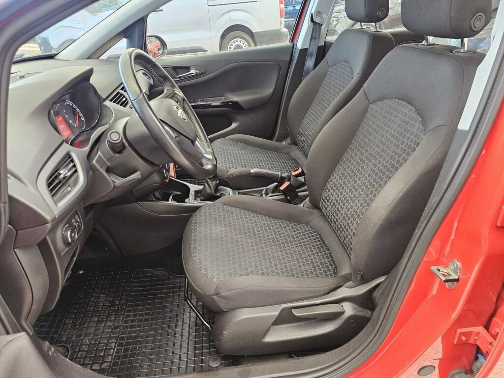 Opel Corsa 2015 Punainen