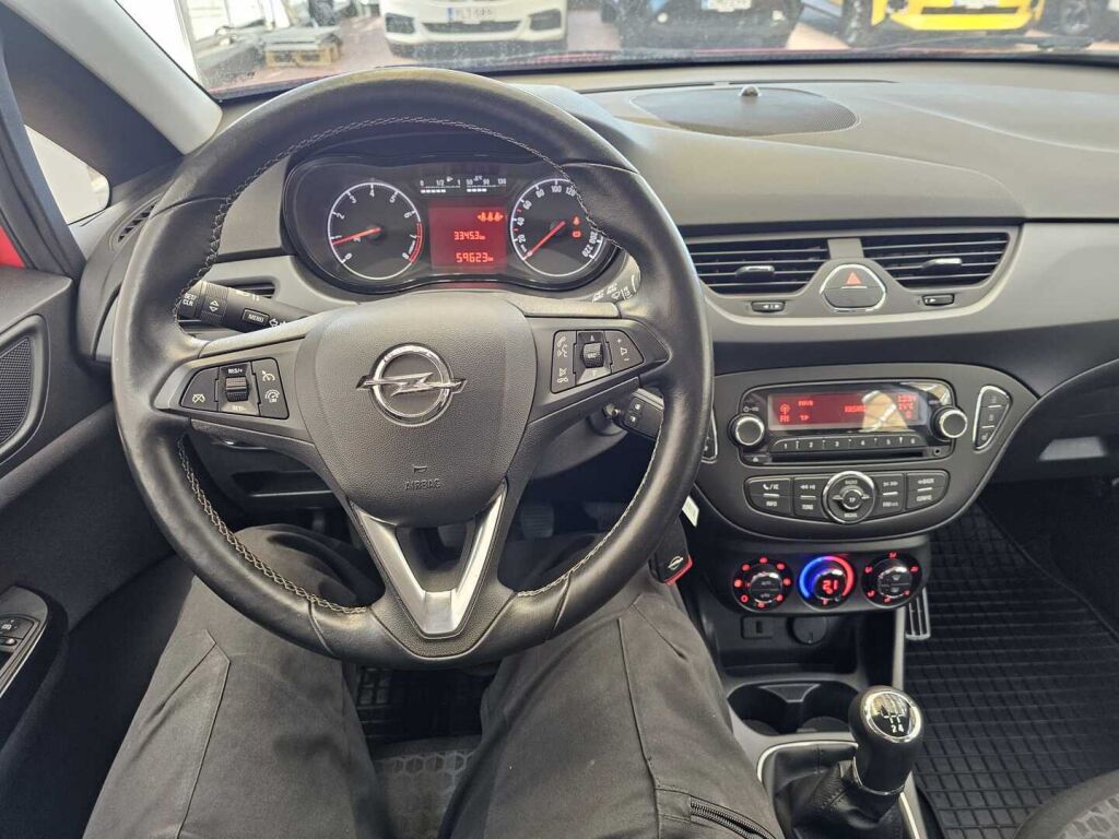 Opel Corsa 2015 Punainen