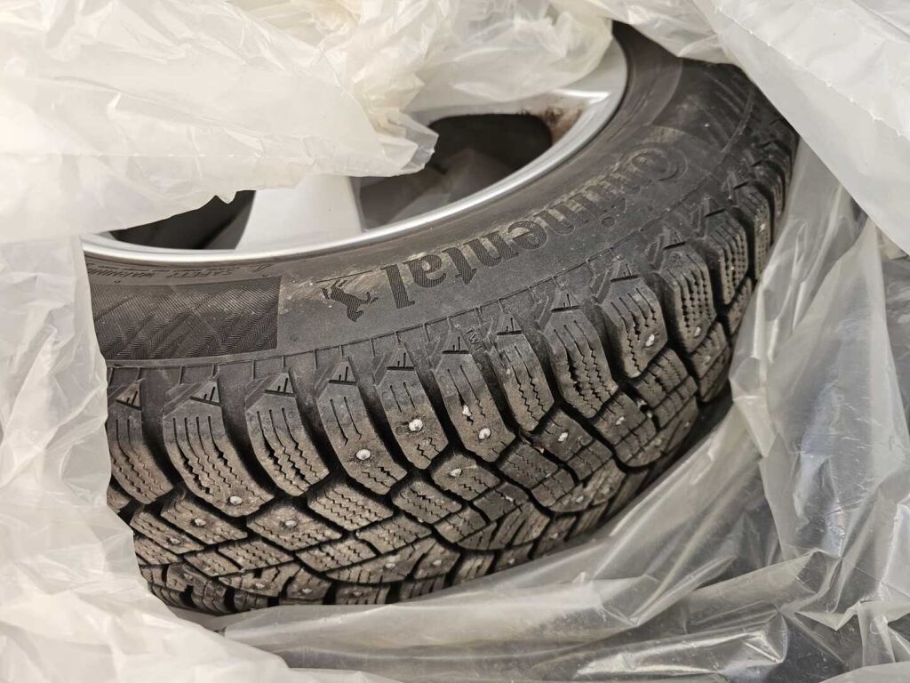 Opel Corsa 2015 Punainen