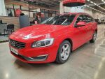 Volvo V60 2015 Punainen