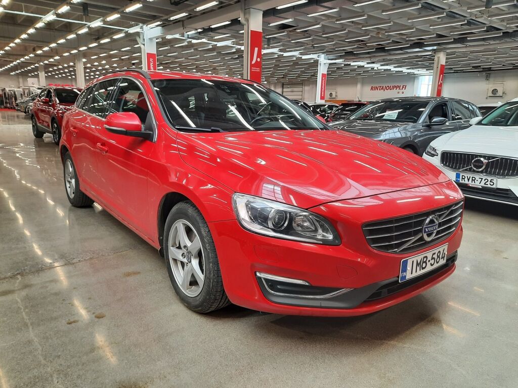 Volvo V60 2015 Punainen