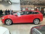 Volvo V60 2015 Punainen