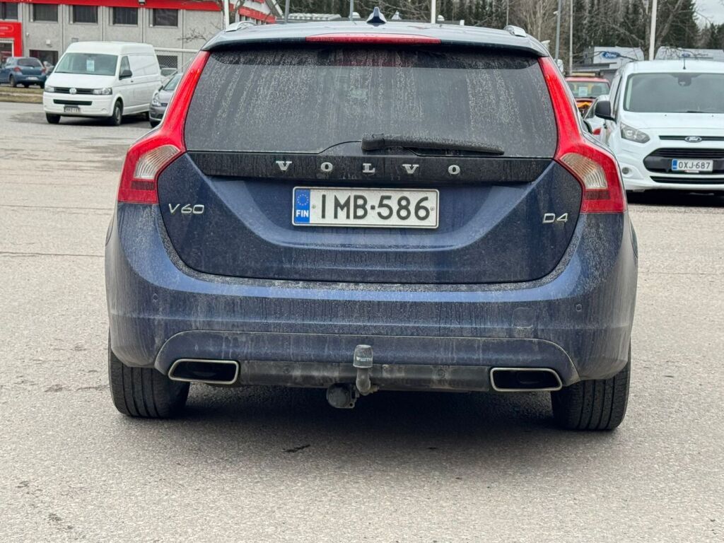 Volvo V60 2015 Sininen