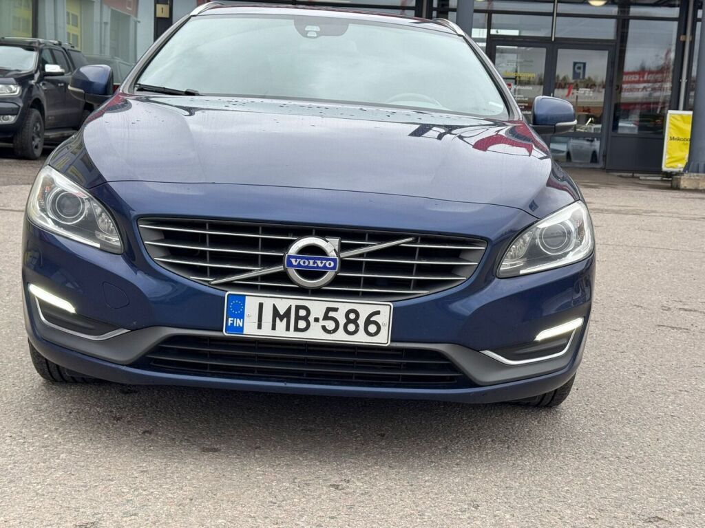 Volvo V60 2015 Sininen