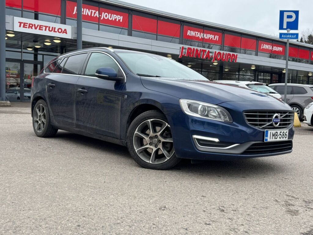Volvo V60 2015 Sininen