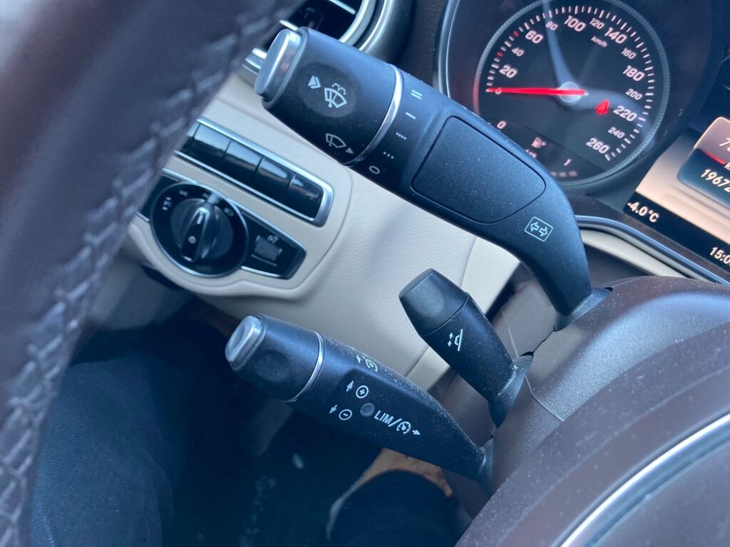 Mercedes-Benz C 2015 Musta