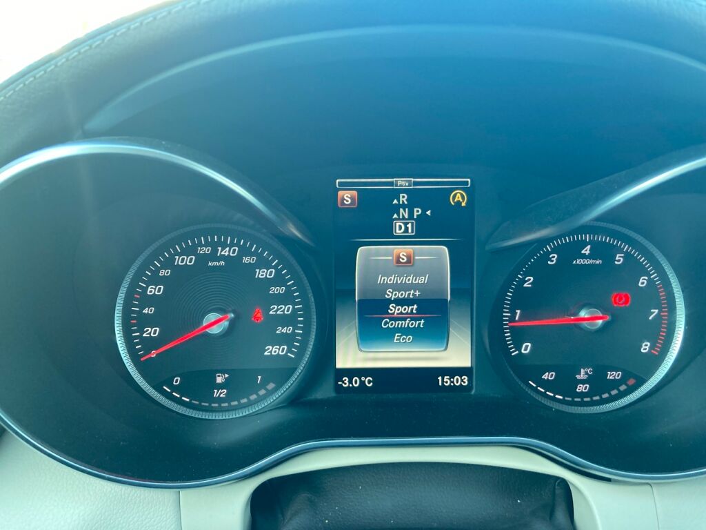 Mercedes-Benz C 2015 Musta