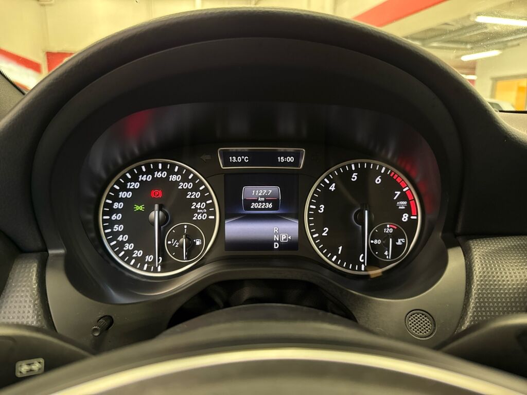 Mercedes-Benz A 2015 Musta