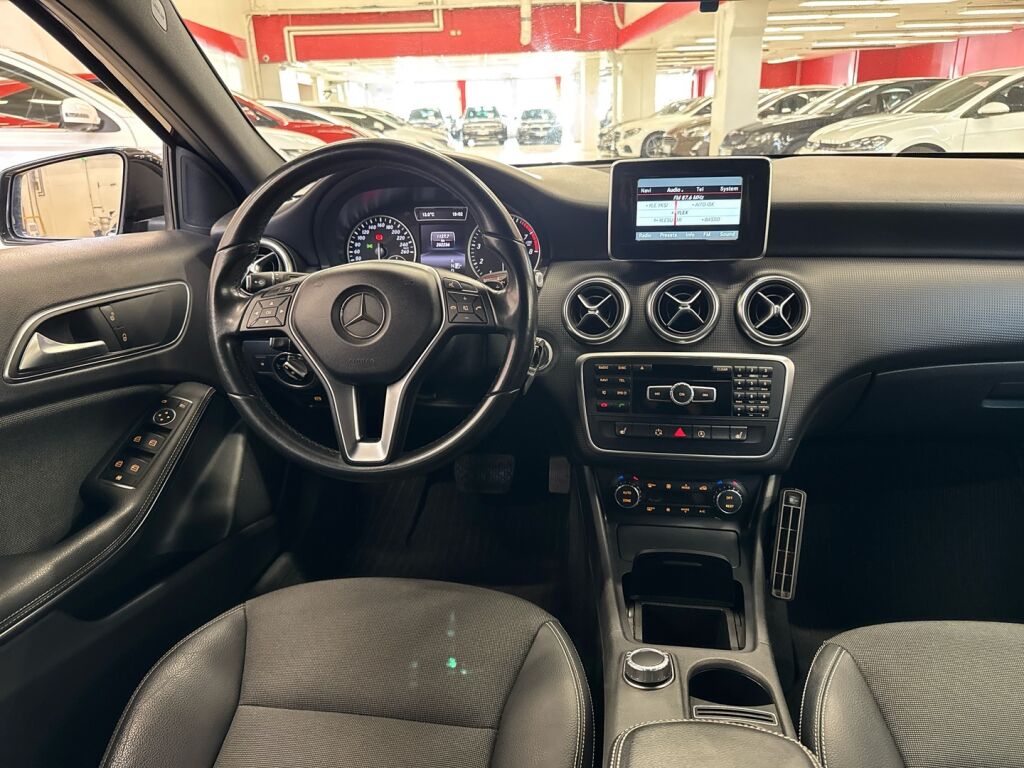 Mercedes-Benz A 2015 Musta