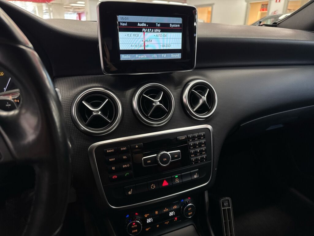 Mercedes-Benz A 2015 Musta