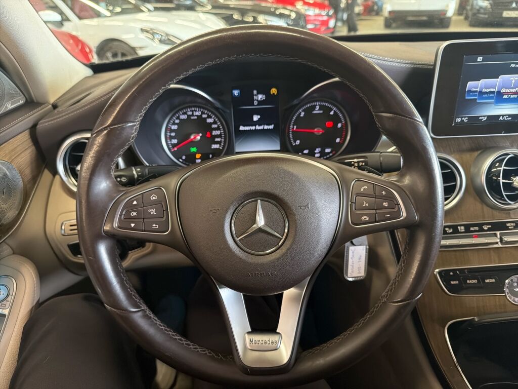 Mercedes-Benz C 2015 Ruskea (beige)