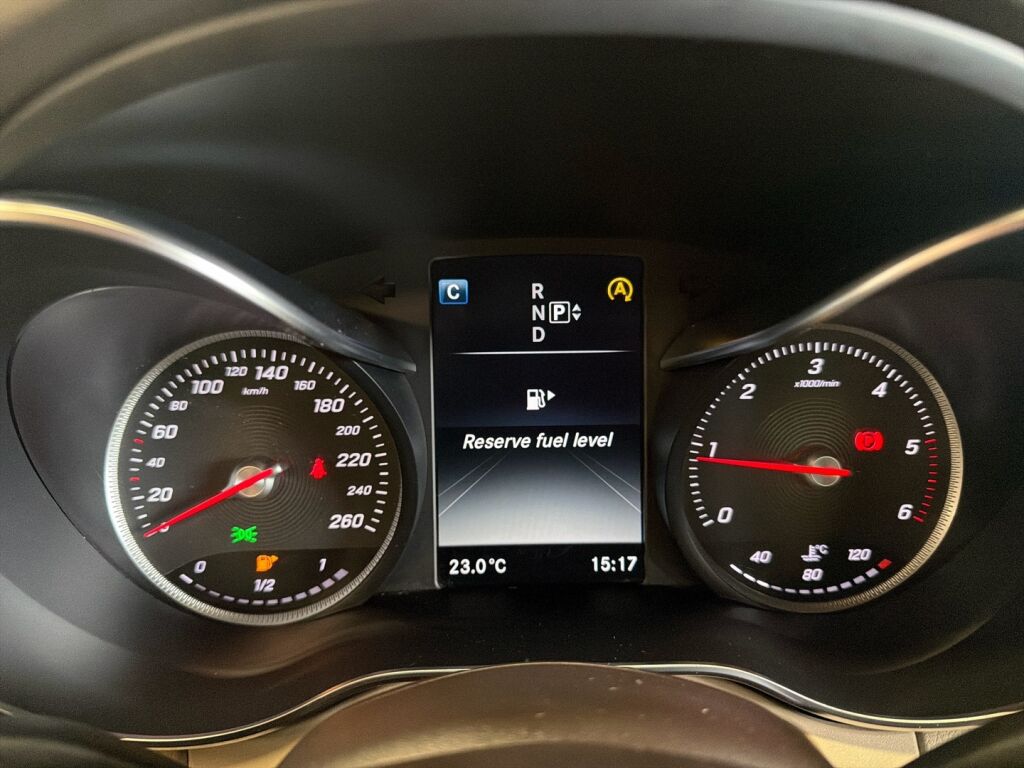 Mercedes-Benz C 2015 Ruskea (beige)