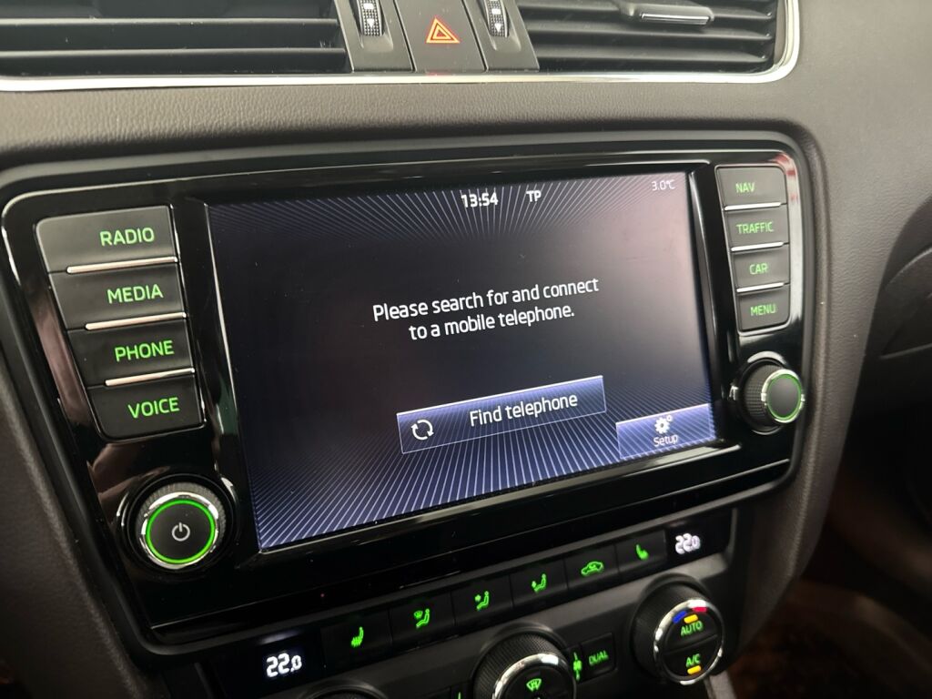 Skoda Octavia 2015 Musta