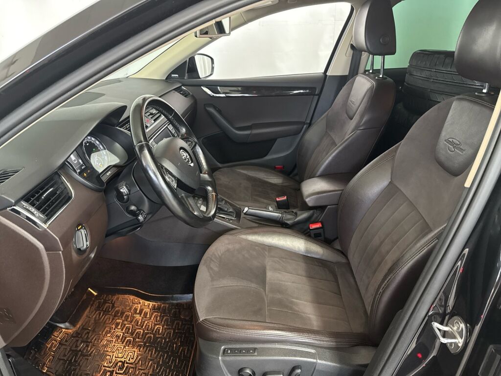 Skoda Octavia 2015 Musta