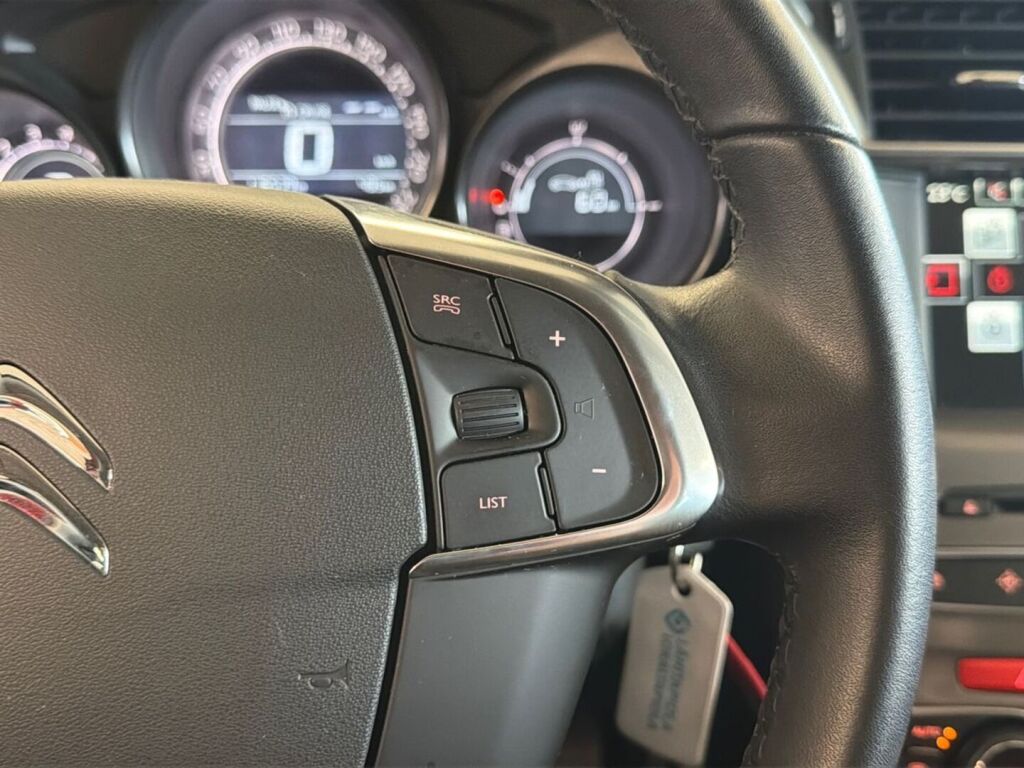 Citroen C4 2015 Punainen